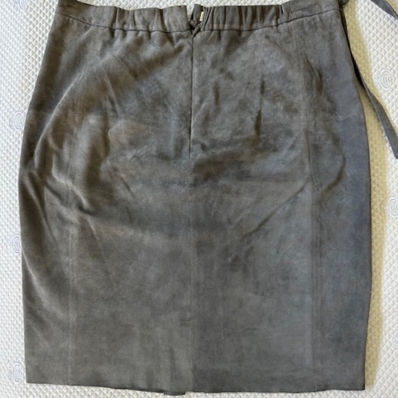 Halston Heritage Suede Lamb Leather Skirt with Pockets in Gray, Size 10 - Picture 3 of 6